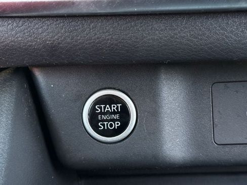 Used 2021 Nissan Rogue SV FWD image 20