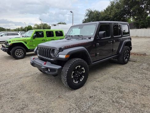 Certified 2025 Jeep Wrangler Unlimited Rubicon AWD/4WD image 3