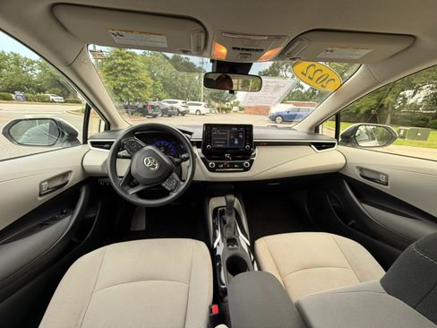 Used 2022 Toyota Corolla LE FWD image 22