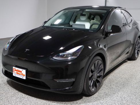 Used 2025 Tesla Model Y Performance image 26