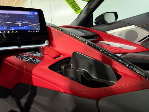 Used 2021 Chevrolet Corvette Stingray Preferred Cpe w/ Z51 Performance Package RWD image 31