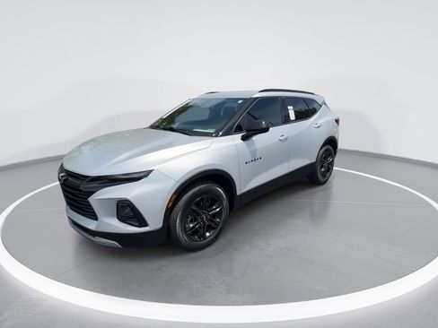Used 2021 Chevrolet Blazer LT w/ Midnight/Sport Edition FWD image 4