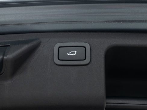 Used 2018 Land Rover Discovery Sport HSE AWD/4WD image 30