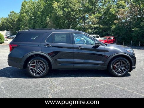 New 2025 Ford Explorer ST image 8