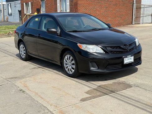 Used 2012 Toyota Corolla LE FWD image 4