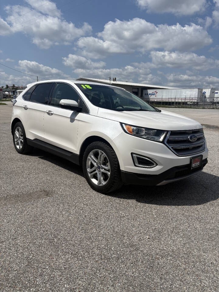 Used 2018 Ford Edge Titanium w/ Technology Package AWD/4WD image 4