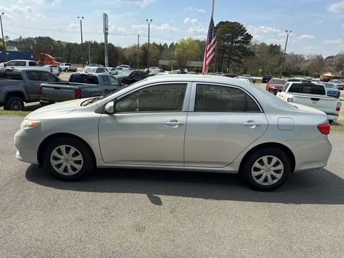 Used 2010 Toyota Corolla image 4