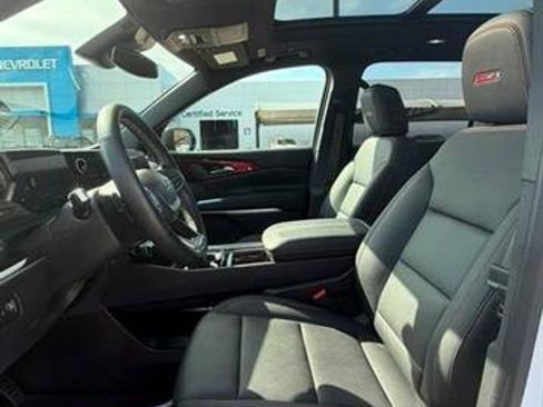Used 2026 Chevrolet Traverse Z71 w/ LPO, Floor Liner Package AWD/4WD image 11