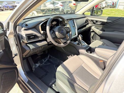 Certified 2025 Subaru Outback Onyx Edition XT AWD/4WD image 2