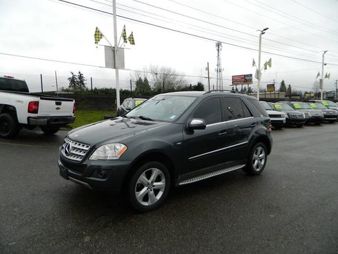 Used 2010 Mercedes-Benz ML 350 BlueTEC 4MATIC image 4