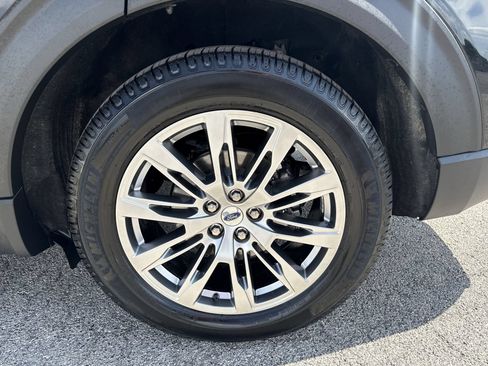 Used 2025 Ford Explorer Platinum RWD image 19