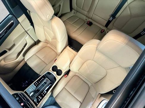 Certified 2026 Porsche Macan AWD/4WD image 19