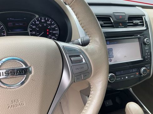 Used 2013 Nissan Altima 2.5 SL w/ Technology Pkg image 20