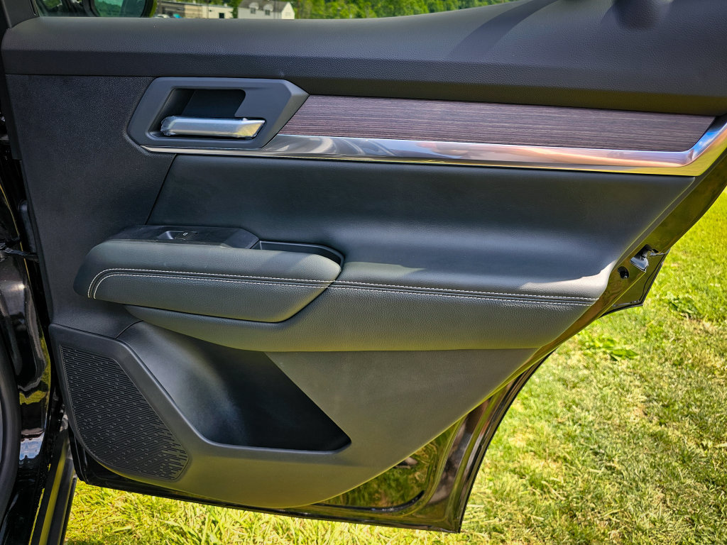 New 2026 GMC Terrain Denali w/ LPO, Floor Liner Package AWD/4WD image 41
