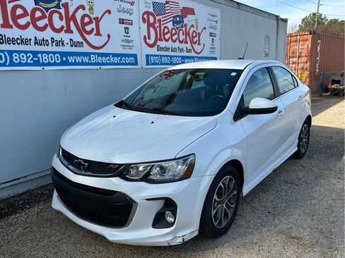 Used 2020 Chevrolet Sonic LT w/ Convenience Package image 6