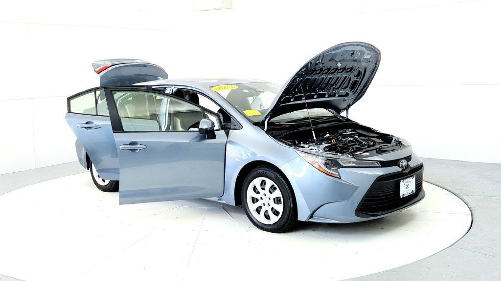 Used 2023 Toyota Corolla LE w/ Carpet Mat Package (TMS) FWD image 12