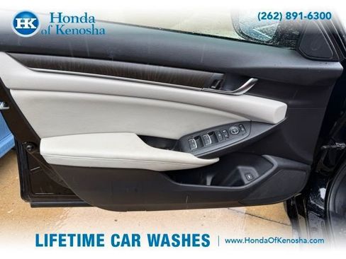Used 2018 Honda Accord EX image 5