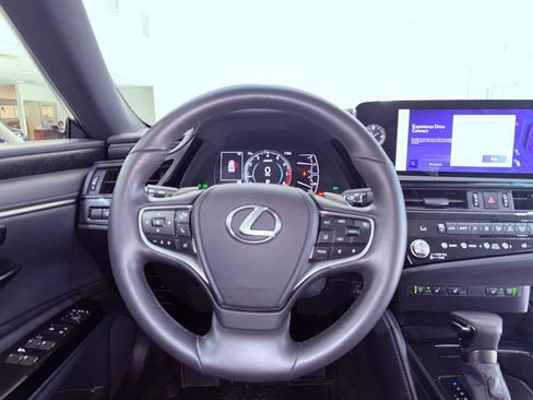 Certified 2024 Lexus ES 350 w/ Premium Package FWD image 18