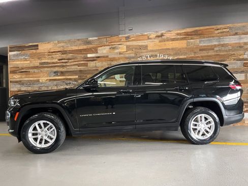 Used 2022 Jeep Grand Cherokee L Laredo w/ Luxury Tech Group I image 16