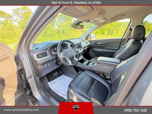 Used 2020 GMC Acadia SLT w/ Driver Alert Package II FWD image 14