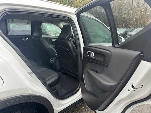 Used 2025 Volvo XC40 B5 Core w/ Protection Package Premier image 13