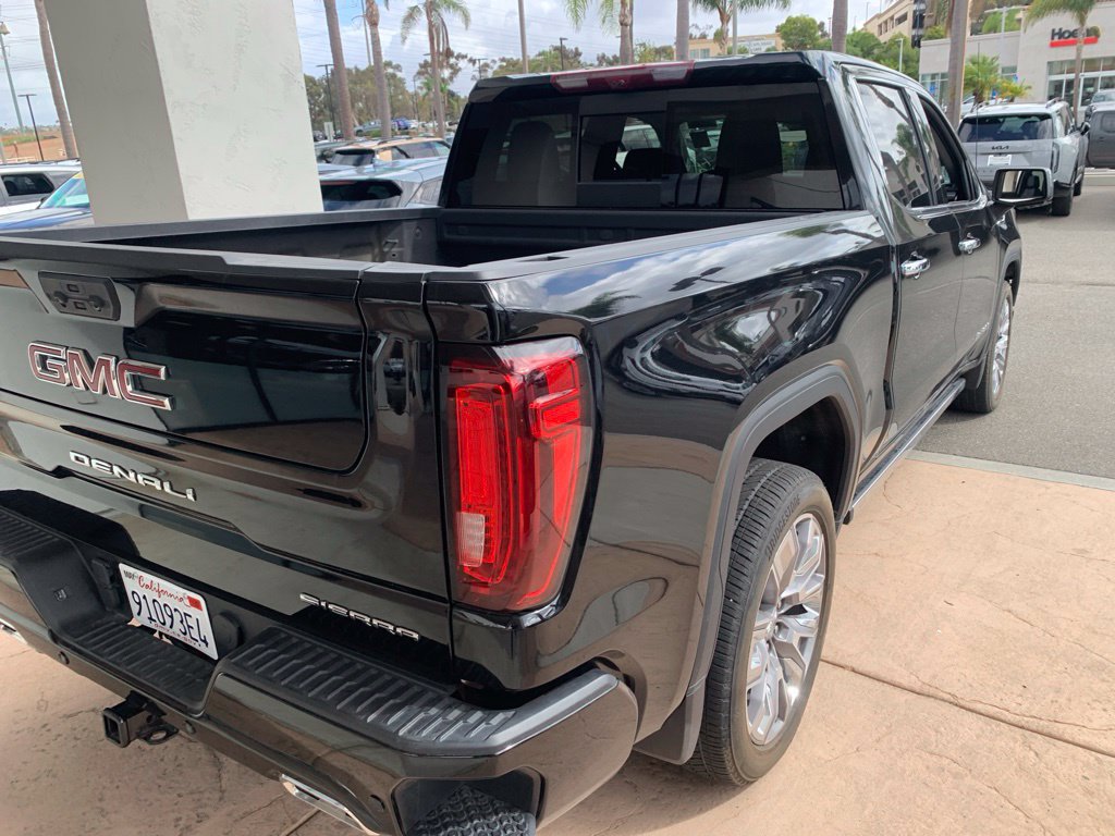 Used 2025 GMC Sierra 1500 Denali AWD/4WD image 6