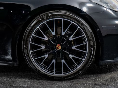 Used 2025 Porsche Panamera 4 image 7