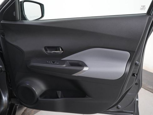 Used 2024 Nissan Kicks SR w/ SR Premium Package FWD image 9