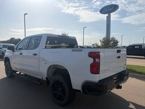 Used 2022 Chevrolet Silverado 1500 Custom Trail Boss AWD/4WD image 5