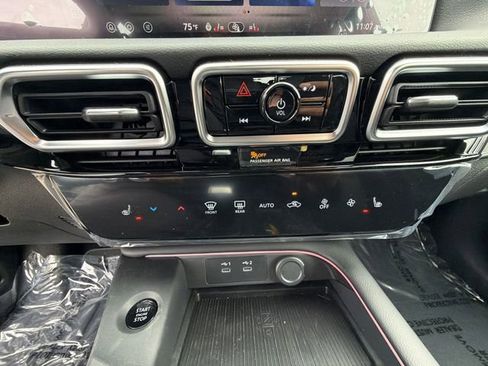 New 2026 Nissan Sentra SV w/ SV Convenience Package FWD image 18