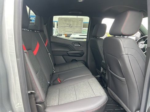 Used 2025 Chevrolet Colorado Z71 w/ Technology Package image 31