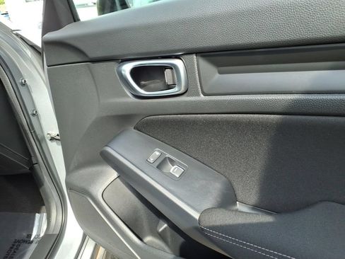 Used 2024 Honda Civic Sport image 11