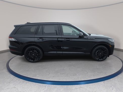 New 2026 Lincoln Aviator Reserve w/ Jet Appearance Package AWD/4WD image 4