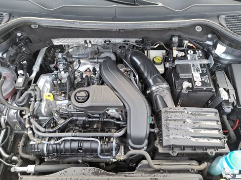 Certified 2023 Volkswagen Taos SE image 28