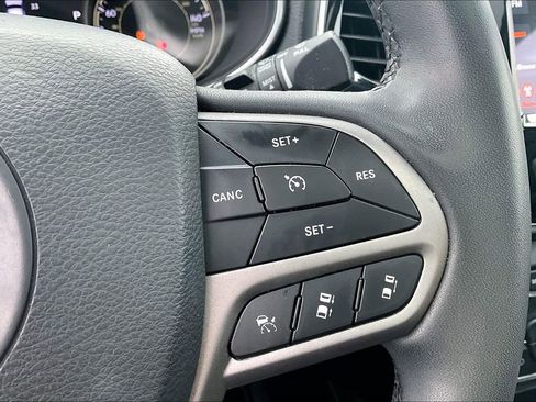 Used 2022 Jeep Cherokee Limited image 15