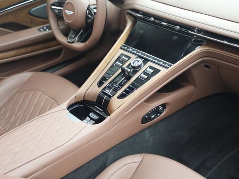 New 2026 Aston Martin DB12 Convertible image 31