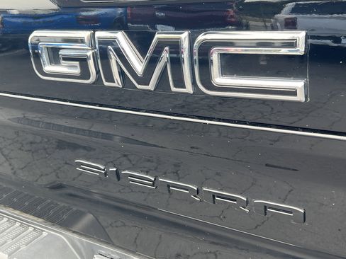 Used 2024 GMC Sierra 3500 AT4 w/ AT4 Premium Plus Package image 8