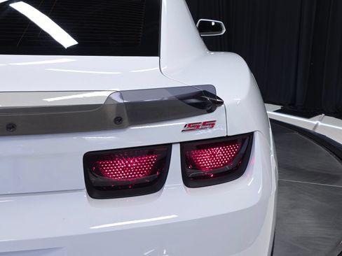 Used 2013 Chevrolet Camaro SS w/ SS Performance Package RWD image 50