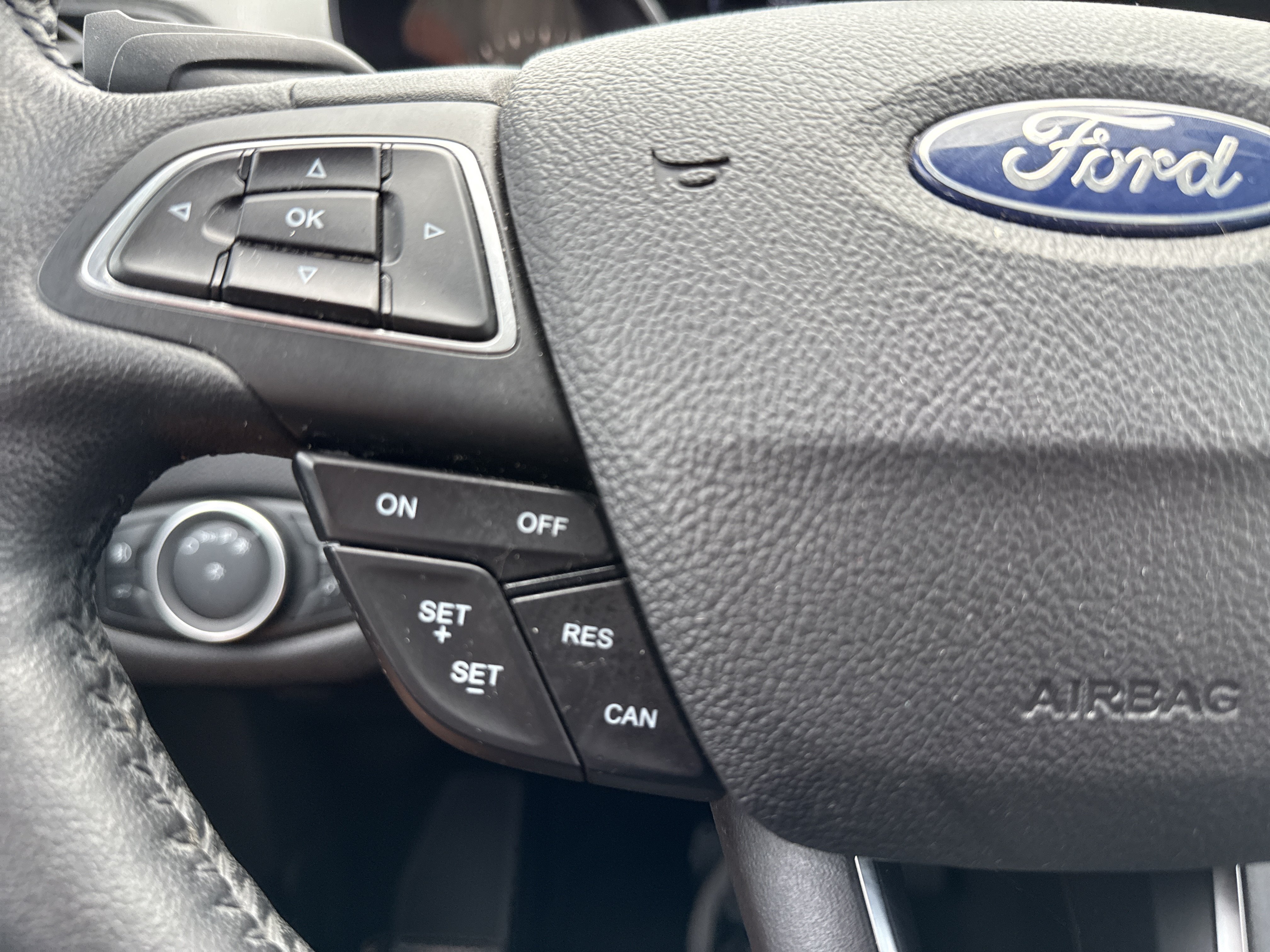 Used 2019 Ford Escape SEL AWD/4WD image 18