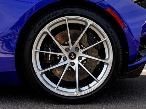 New 2026 McLaren 750S Spider RWD image 22