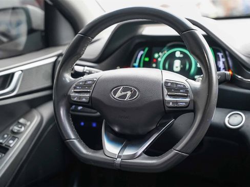 Used 2020 Hyundai Ioniq SEL image 15