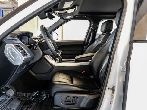 Used 2018 Land Rover Range Rover Sport SE AWD/4WD image 3
