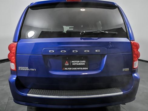 Used 2018 Dodge Grand Caravan SE image 9