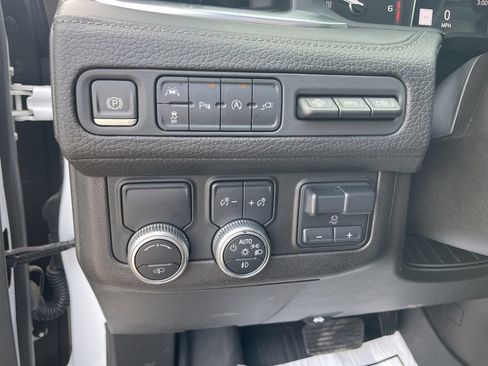 Used 2021 GMC Yukon Denali w/ Denali Ultimate Package RWD image 25