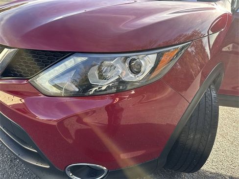 Used 2018 Nissan Rogue Sport SL w/ SL Premium Package image 32