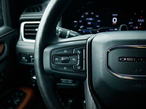 Used 2024 GMC Yukon XL Denali Ultimate image 19