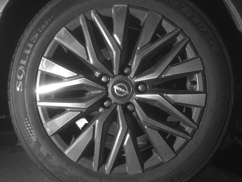 Used 2025 Nissan Altima 2.5 SV FWD image 15