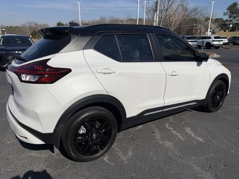Used 2024 Nissan Kicks SR w/ SR Premium Package image 9