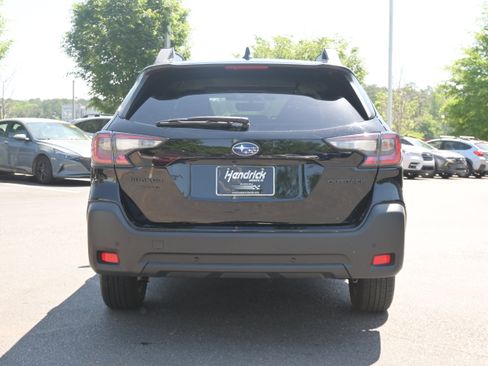 Certified 2025 Subaru Outback Onyx Edition AWD/4WD image 8
