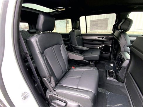 New 2026 Jeep Grand Wagoneer L Limited w/ Premium Group II image 22